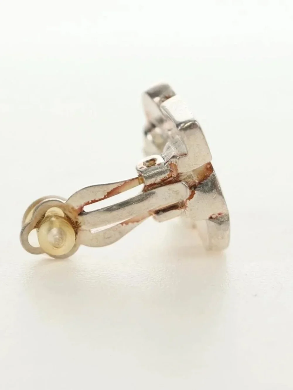 CHANEL Earring metal Beige CC Auth 185855M